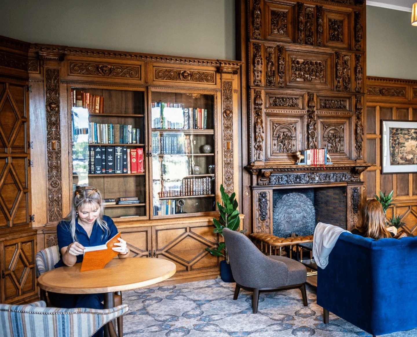 Library lounge at Milton Hill House